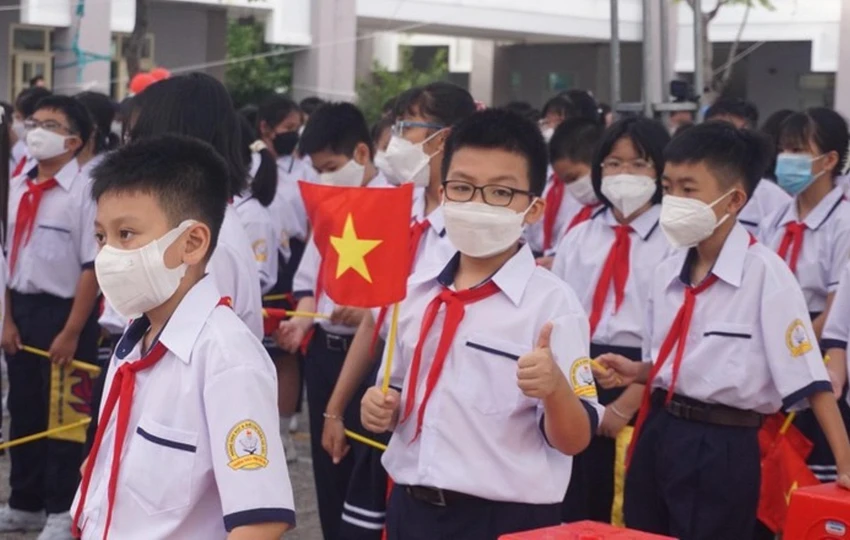 Học sinh lớp 6 Trường THCS Phan Văn Trị, quận Gò Vấp trong ngày lễ khai giảng năm học mới. Ảnh: NGUYỄN QUYÊN Học sinh Hà Nội, TP.HCM nghỉ lễ 30-4 ít nhất 4 ngày