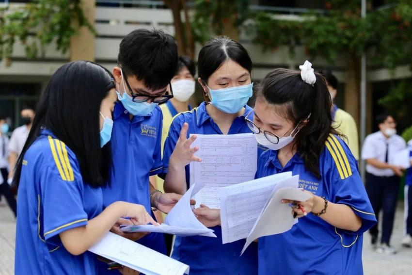 Thí sinh tham dự kỳ thi tốt nghiệp THPT năm 2022. Thí sinh tham dự kỳ thi tốt nghiệp THPT năm 2022.