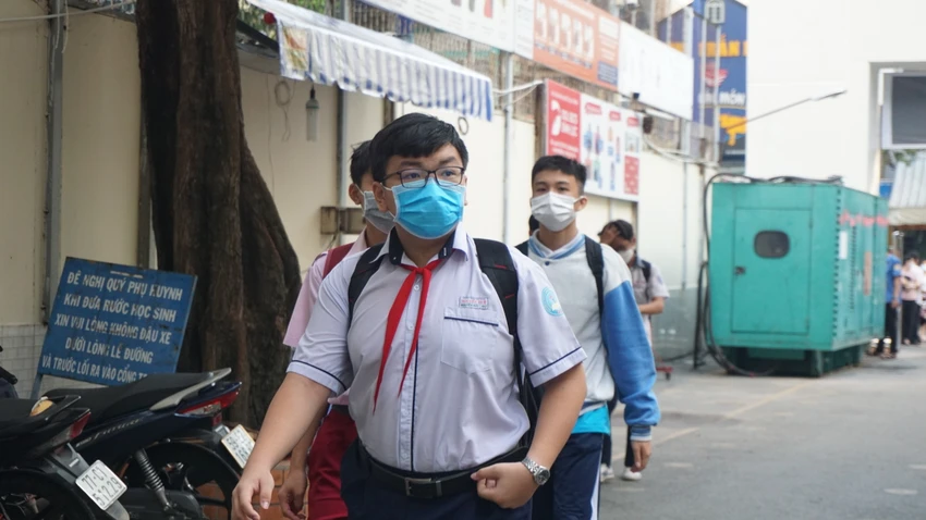 Thí sinh tham dự kỳ thi tuyển sinh vào lớp 10 Phổ thông Năng khiếu. Ảnh: NGUYỄN QUYÊN