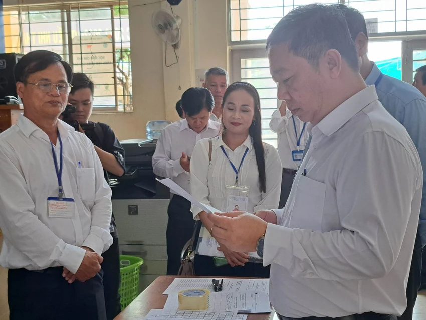 Phó Chủ tịch UBND TP.HCM Dương Anh Đức đánh giá cao công tác chuẩn bị cho kỳ thi của lãnh đạo huyện Cần Giờ. Ảnh: PN. Phó Chủ tịch UBND TP.HCM Dương Anh Đức đánh giá cao công tác chuẩn bị cho kỳ thi của lãnh đạo huyện Cần Giờ. Ảnh: PN.