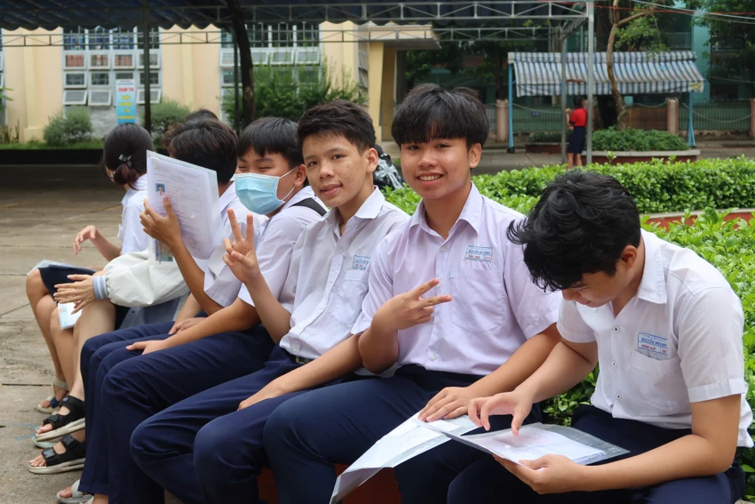 Thí sinh thoải mái trong ngày làm thủ tục thi. Ảnh: TRẦN MINH Thí sinh thoải mái trong ngày làm thủ tục thi. Ảnh: TRẦN MINH