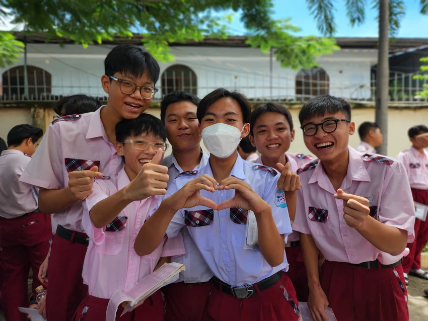 Thí sinh tham dự kỳ thi tuyển sinh vào lớp 10 tại TP.HCM. Ảnh: NGUYỄN QUYÊN Thí sinh tham dự kỳ thi tuyển sinh vào lớp 10 tại TP.HCM. Ảnh: NGUYỄN QUYÊN