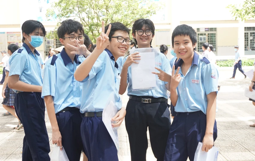 Thí sinh tham dự kỳ thi tuyển sinh vào lớp 10 tại TP.HCM . Ảnh: NGUYỄN QUYÊN Thí sinh tham dự kỳ thi tuyển sinh vào lớp 10 tại TP.HCM . Ảnh: NGUYỄN QUYÊN