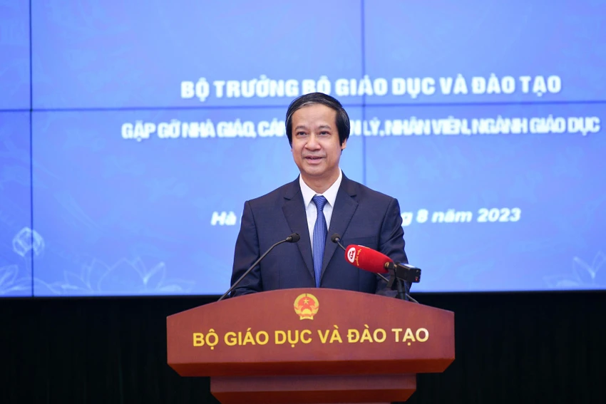 Bộ trưởng Bộ GD&ĐT Nguyễn Kim Sơn phát biểu tại cuộc gặp gỡ sáng nay. Ảnh: BÁO GIÁO DỤC THỜI ĐẠI Bộ trưởng Bộ GD&ĐT Nguyễn Kim Sơn phát biểu tại cuộc gặp gỡ sáng nay. Ảnh: BÁO GIÁO DỤC THỜI ĐẠI