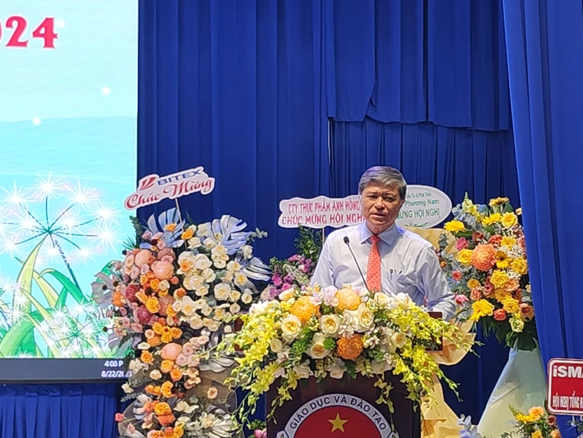 Giám đốc Sở GD&ĐT TP.HCM Nguyễn Văn Hiếu phát biểu tại hội nghị. Ảnh: NGUYỄN QUYÊN Giám đốc Sở GD&ĐT TP.HCM Nguyễn Văn Hiếu phát biểu tại hội nghị. Ảnh: NGUYỄN QUYÊN