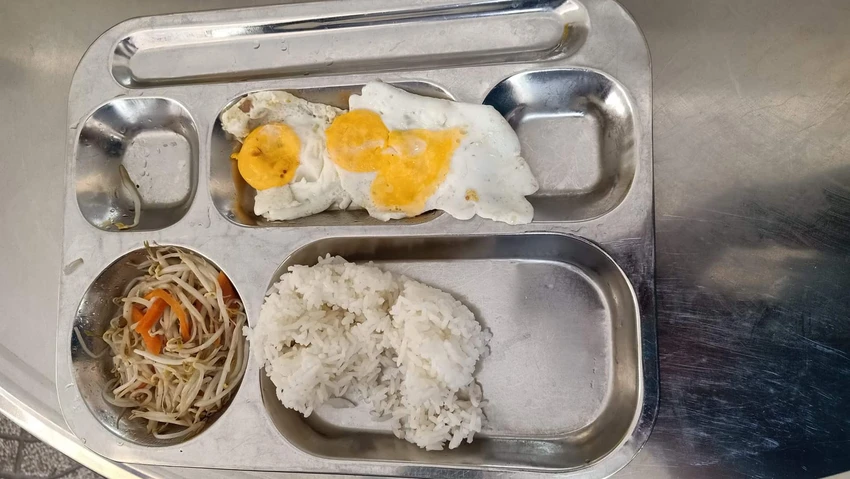 bua-an-ban-tru.jpg