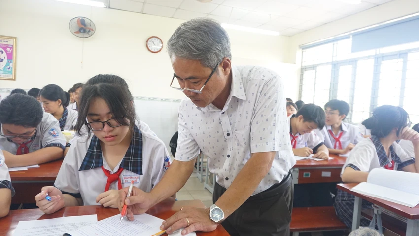 tuyển sinh vào lớp 10 chuyên