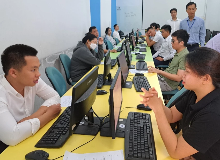 tuyen-giao-vien-1.jpg