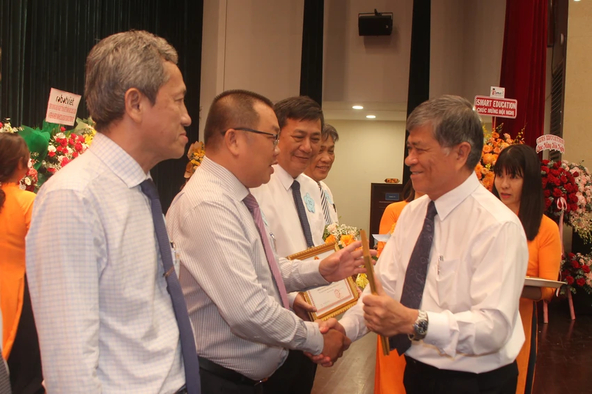 chuong-trinh-nha-truong.jpg
