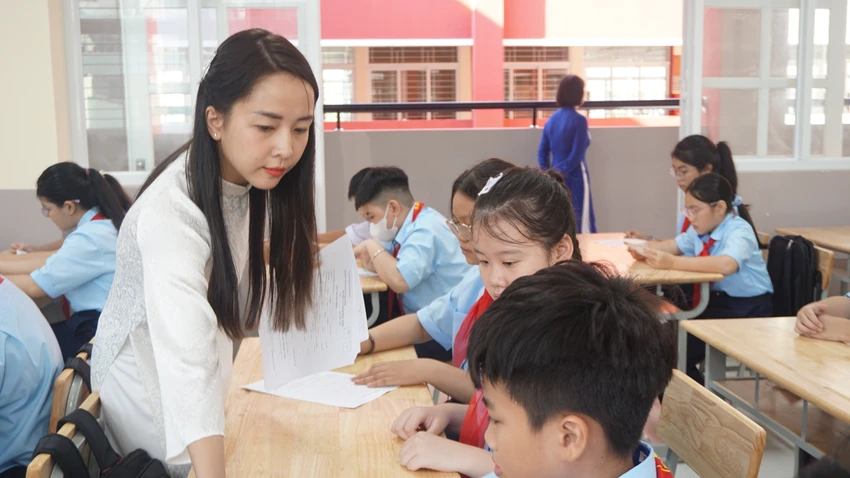 hoc-sinh-tuu-truong.JPG