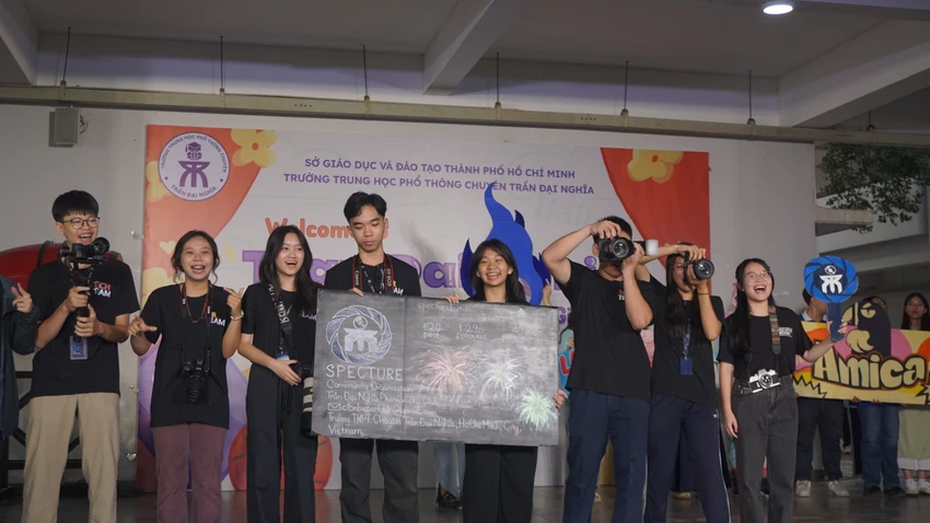 truong-thpt-chuyen-tran-dai-nghia-10.JPG