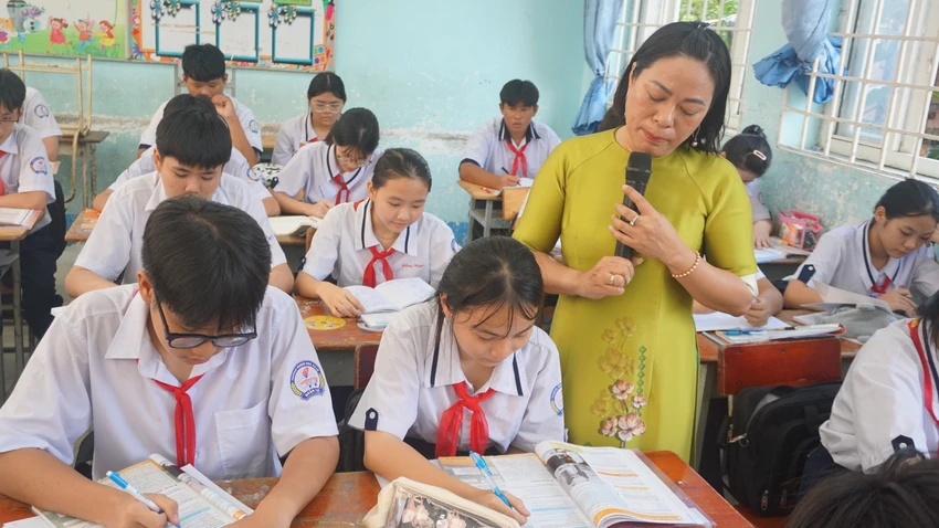 boc-tham-mon-thu-3-thi-lop-10.JPG-4.JPG