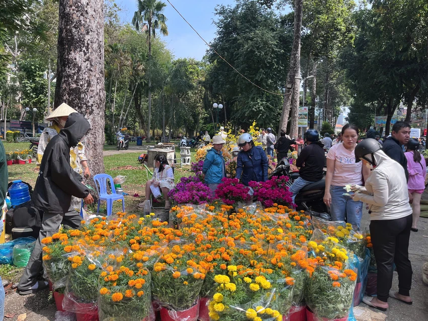 chợ hoa ngày 29 tết