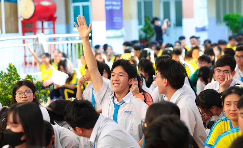 doi-thoai-cung-thu-khoa-4.jpg