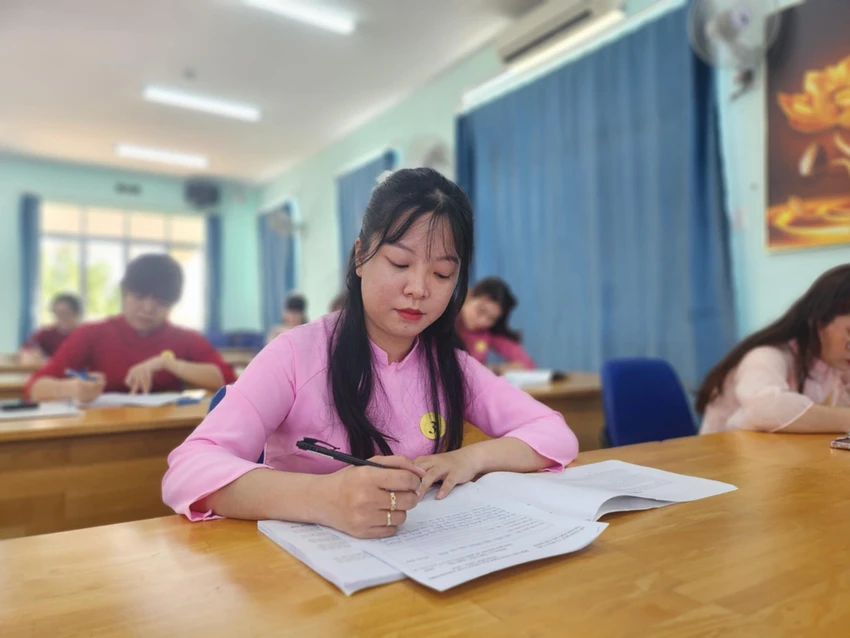 giao-vien-mam-non-4.jpg