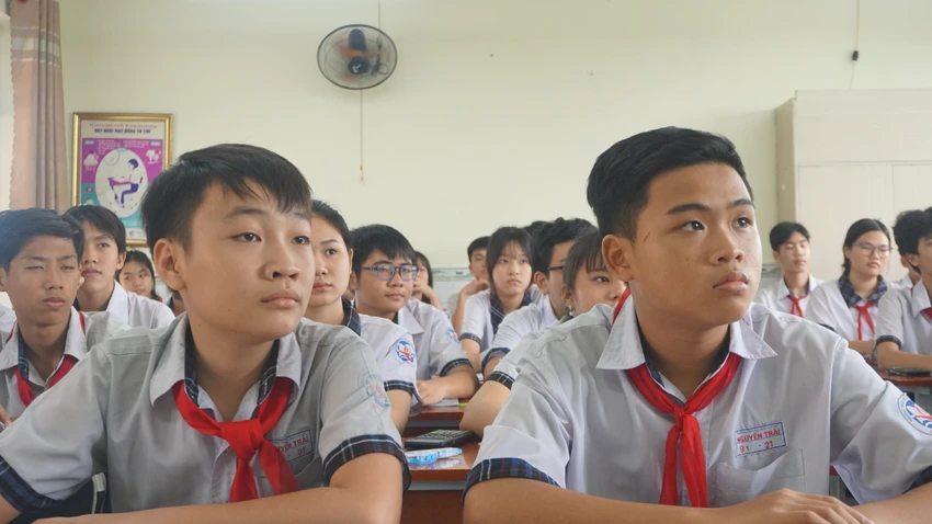 chỉ tiêu vào lớp 10