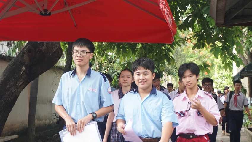 de-tieng-anh-thi-lop-10-1.JPG