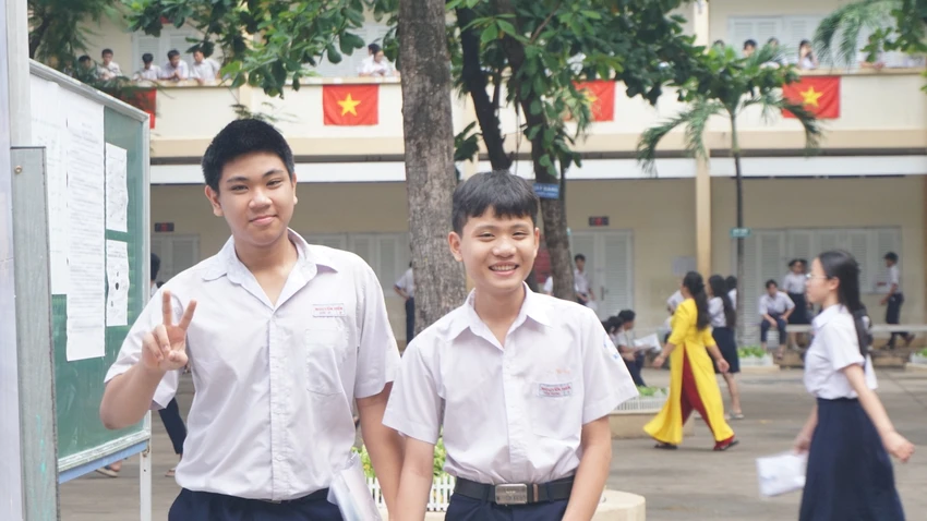 chấm thi lớp 10