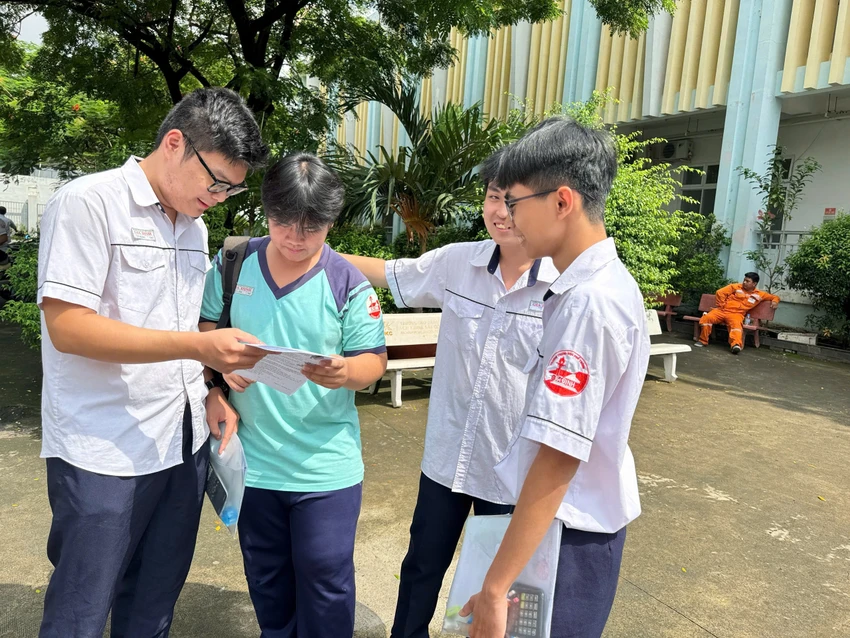 thi tốt nghiệp THPT