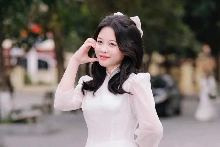 nu-thu-khoa-a00-hung-yen-edited-1752646876518.jpg