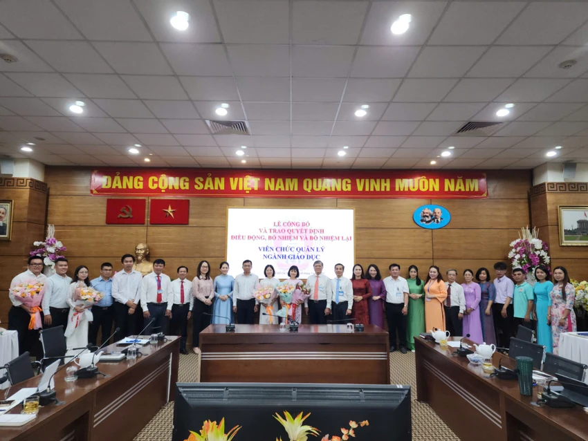 hiệu trưởng trường THPT