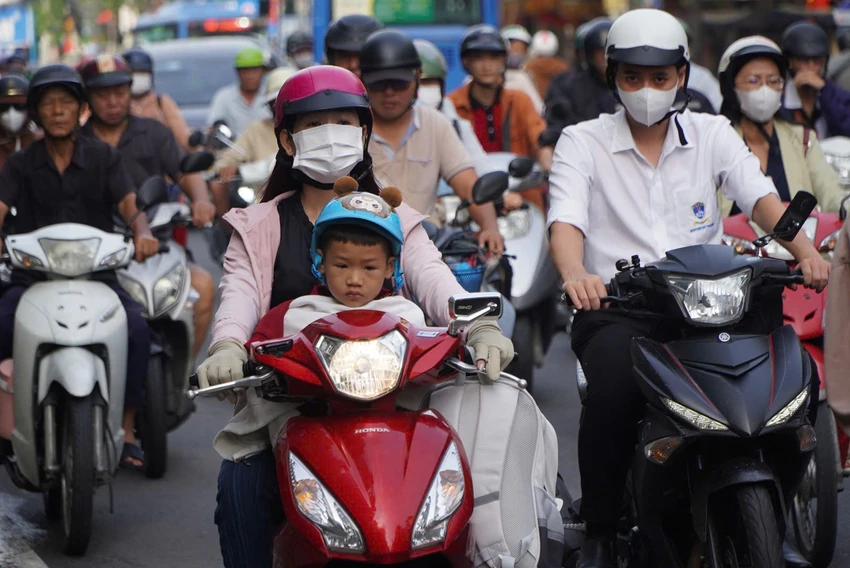 không tan học trước 16 giờ