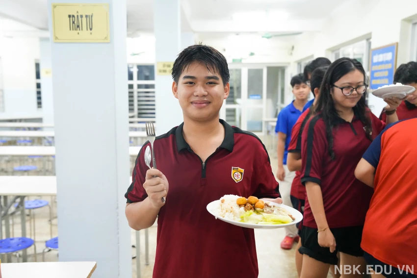 hoc-sinh-o-lai-qua-dem-2.jpg
