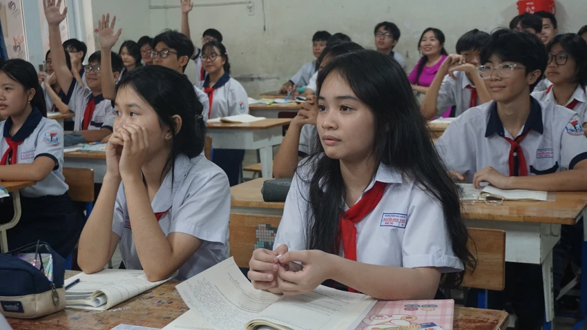 DE-THAM-KHAO-THI-VAO-LOP-10-3.JPG