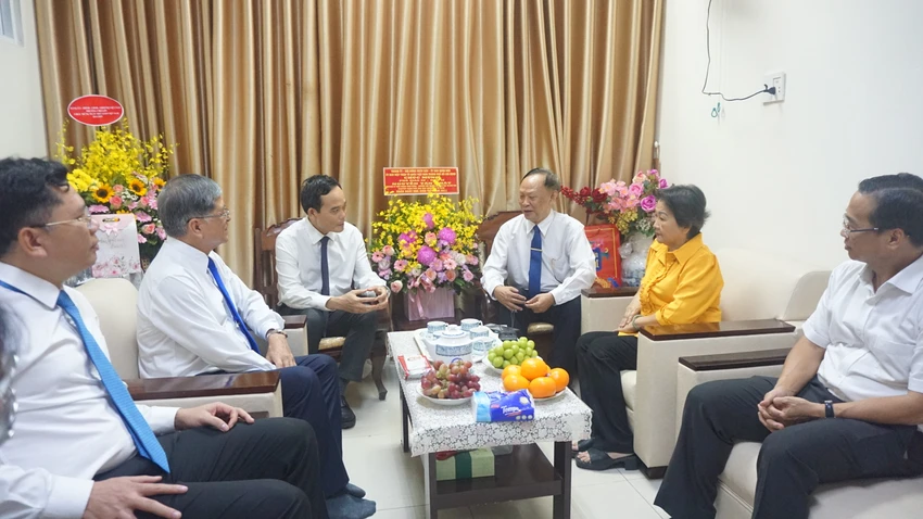 bi-thu-thanh-uy-tp.hcm-3.JPG