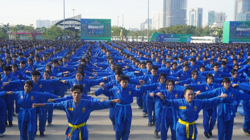 dong-dien-vo-nhac-vovinam.JPG