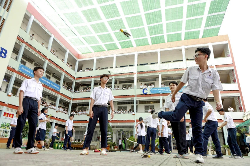 hoc-sinh-kho-khan-2.jpg