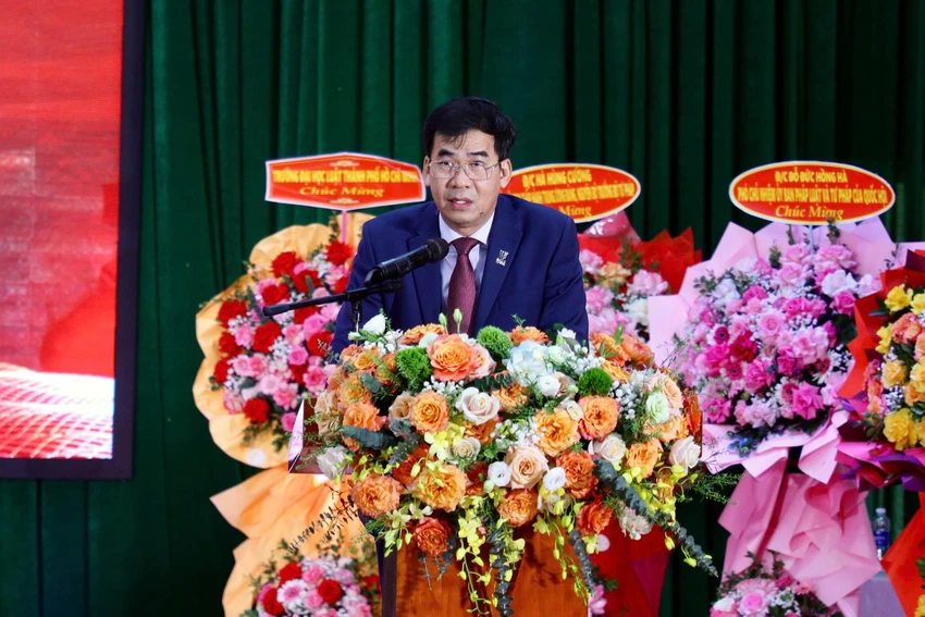 truong-dai-hoc-luat-tp.hcm-2.jpg