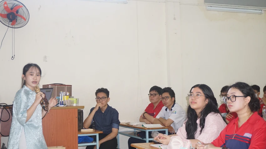 mot-ngay-lam-giao-vien-5.JPG