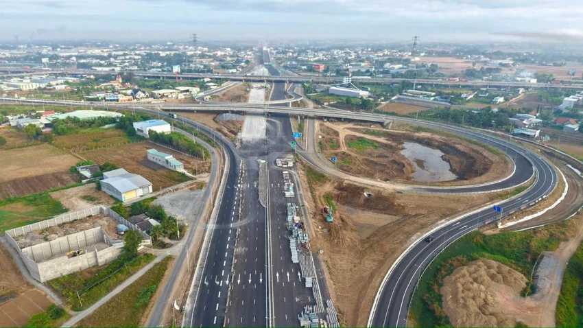 Ảnh 1_Nút giao Mỹ Yên – Bến Lức, điểm kết nối giữa cao tốc TP.HCM - Trung Lương, cao tốc Bến Lức - Long Thành và Vành đai 3 – đang đi vào giai đoạn hoàn thiện.jpg
