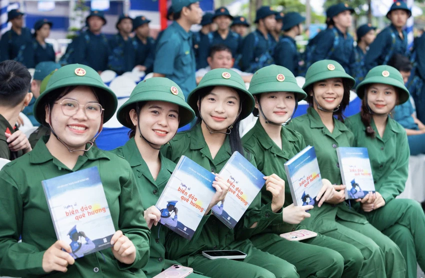 công dân nữ