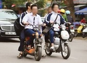 Điều khiển xe đạp gấp có phải đội mũ bảo hiểm?