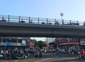 Bộ Công an đề xuất cấm vượt xe ở gầm cầu, đường hầm