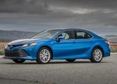 Toyota đang bán&nbsp;Camry với giá cực rẻ, chưa đầy 700 triệu đồng