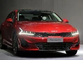 Sau khi giảm lệ phí trước bạ, Kia K5 có giá lăn bánh là bao nhiêu?