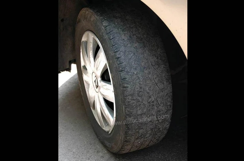 Lốp xe cũng không được quá mòn. Ảnh: Autocarindia Lốp xe cũng không được quá mòn. Ảnh: Autocarindia