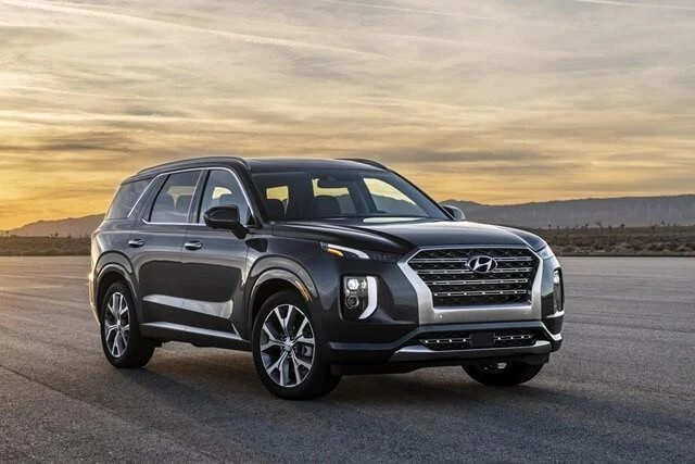 Dù giá xăng tăng, nhưng người dùng Mỹ vẫn lựa chọn xe SUV và bán tải nhiều hơn các mẫu sedan hay hatchback. Dù giá xăng tăng, nhưng người dùng Mỹ vẫn lựa chọn xe SUV và bán tải nhiều hơn các mẫu sedan hay hatchback.