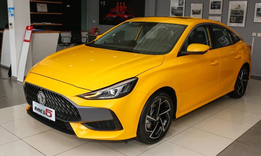 MG5 có mức tiêu hao nhiên liệu là 6,1 lít/100km. MG5 có mức tiêu hao nhiên liệu là 6,1 lít/100km.
