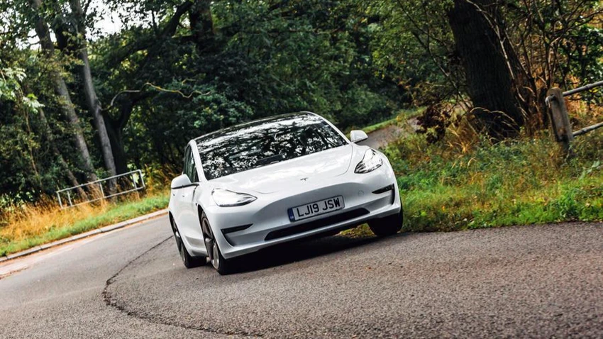 Ảnh hưởng của nguồn cung, nhiều mẫu xe điện của Tesla tăng giá bán. Ảnh: Autocar