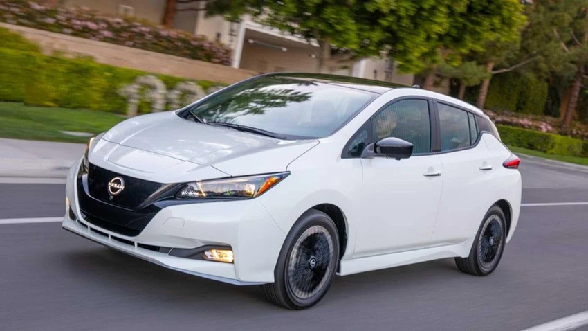 Từ xe điện, xe đã qua sử dụng đều đua nhau tăng giá theo giá xăng. Ảnh: Motor1 Từ xe điện, xe đã qua sử dụng đều đua nhau tăng giá theo giá xăng. Ảnh: Motor1