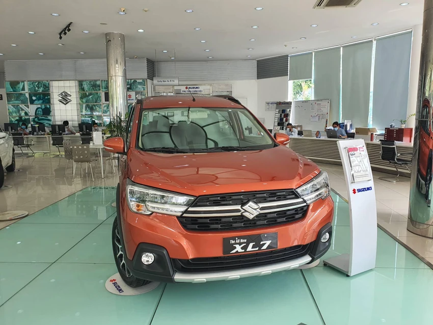 Dù lượng xe nhập về tăng, nhưng nhiều chuyên gia dự đoán ngành ô tô vẫn chưa giải quyết dứt điểm được việc thiếu linh kiện. Ảnh: TN Dù lượng xe nhập về tăng, nhưng nhiều chuyên gia dự đoán ngành ô tô vẫn chưa giải quyết dứt điểm được việc thiếu linh kiện. Ảnh: TN