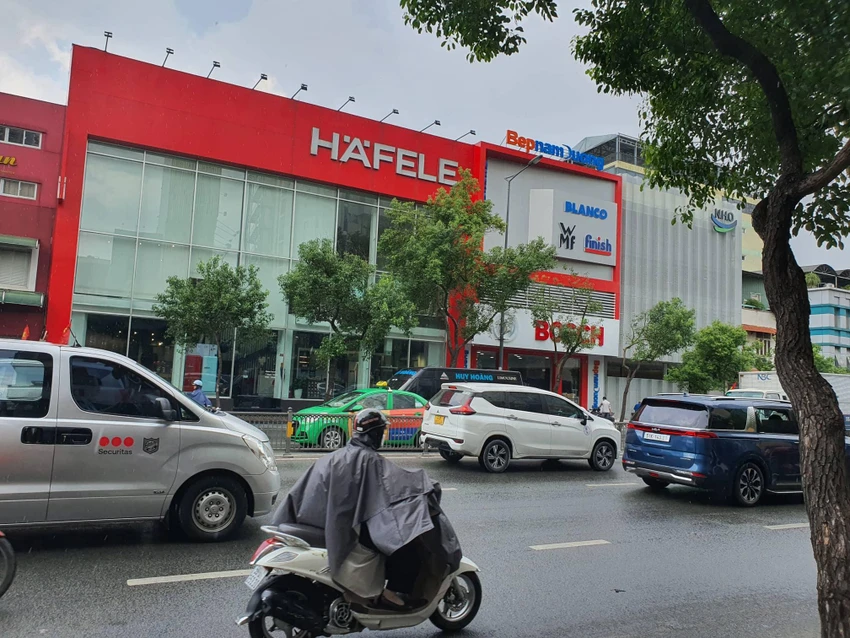 Tài xế có thể bật nhạc hoặc radio để thư giãn. Ảnh: TN Tài xế có thể bật nhạc hoặc radio để thư giãn. Ảnh: TN