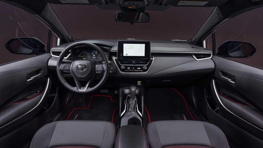 Toyota đang lắp đặt màn hình cảm ứng 8 inch tiêu chuẩn trên toàn bộ dòng xe Corolla 2023. Ảnh: Motor1