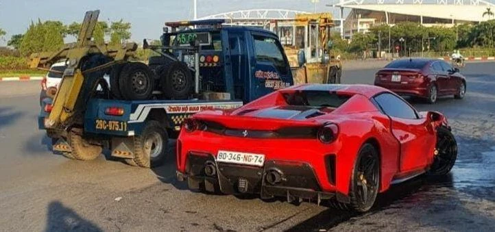 Chiếc xe gây tai nạn có biển số xe ký hiệu là NG. Ảnh: MXH Chiếc xe gây tai nạn có biển số xe ký hiệu là NG. Ảnh: MXH
