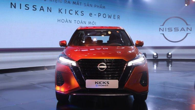 Mẫu xe Nissan Kicks mới được ra mắt tại Việt Nam và được nhiều người quan tâm. Mẫu xe Nissan Kicks mới được ra mắt tại Việt Nam và được nhiều người quan tâm.