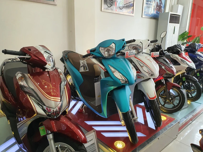 Honda Vision đang được bán ra với giá 32-39 triệu đồng. Ảnh: TN Honda Vision đang được bán ra với giá 32-39 triệu đồng. Ảnh: TN